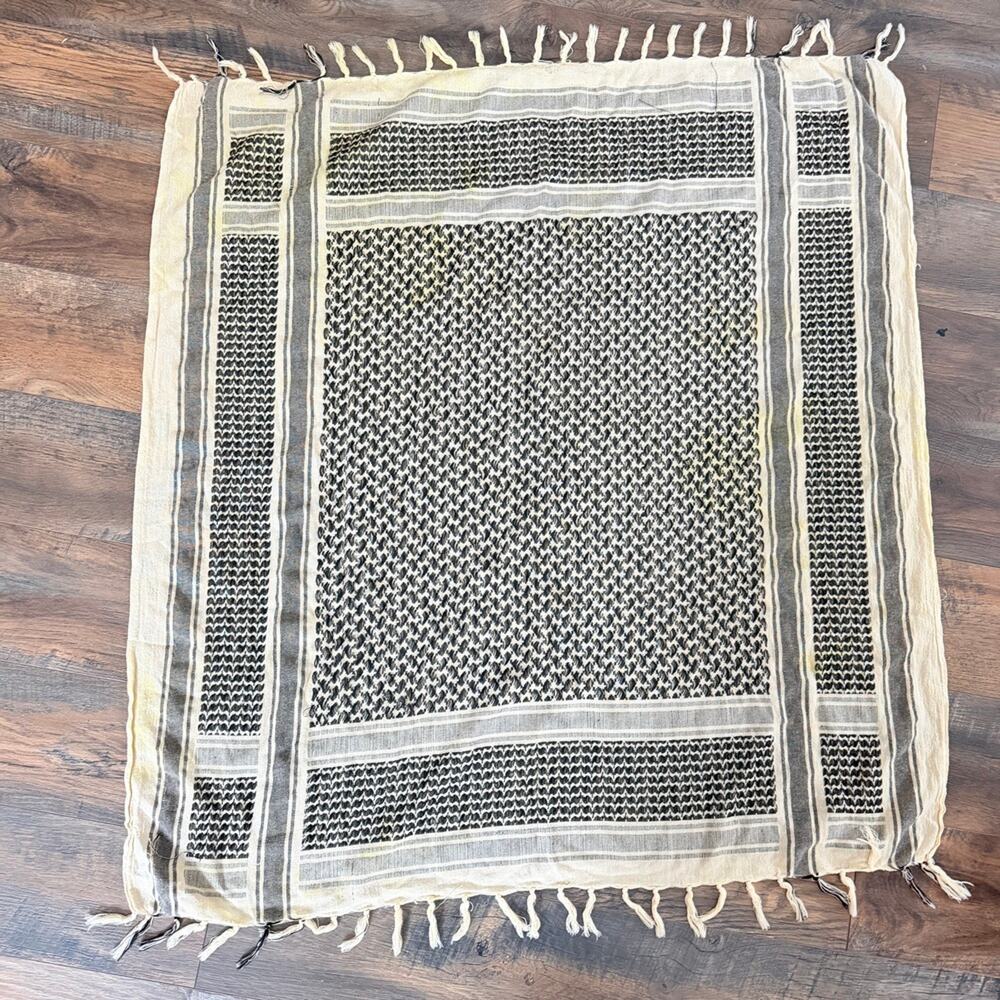 hand knit square scarf vintage old money quiet luxury accessories black cream